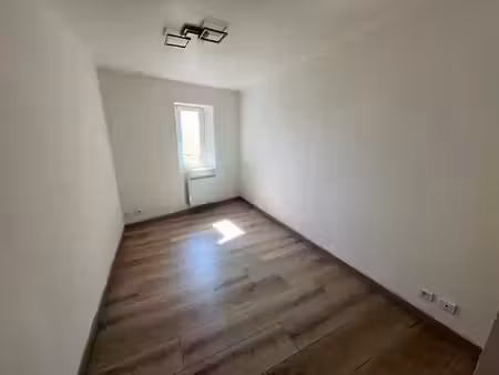 location appartement 2 pièces 41.76 m² à laragne-montéglin (05300)  500 €