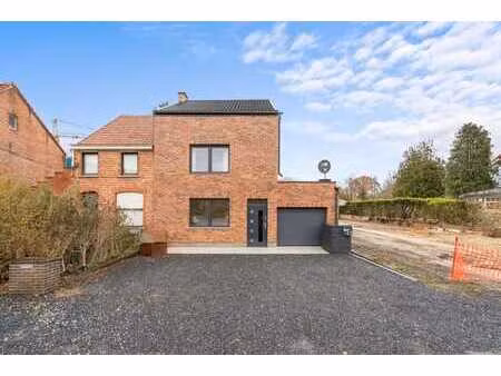 maison rénovée avec grand jardin à rotselaar