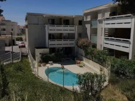 appartement t2 avec terrasse  parking et vue piscine la ciotat (13600) investissement loca