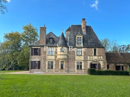 dans l'allier  aux portes de moulins  un château renaissance aménagé au fil des siècles...