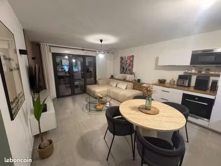 à vendre – appartement t3 de 60 m² avec terrasse – quartier pont de l’arc  aix-en-provence