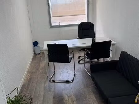 loue bureau meublé