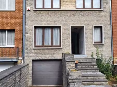 maison d’habitation mitoyenne avec jardin