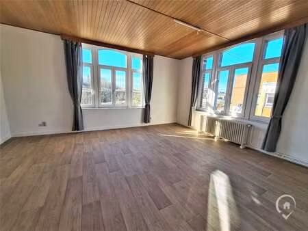 appartement 2 chambres entièrement rénové à ciney