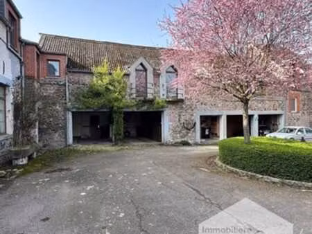 studio lumineux entièrement rénové