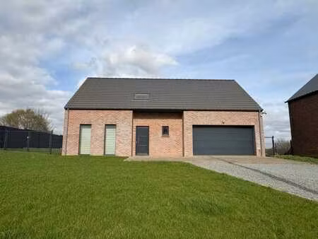 spacieuse et moderne maison de 4 chambres