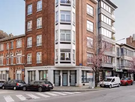 bel appartement lumineux.