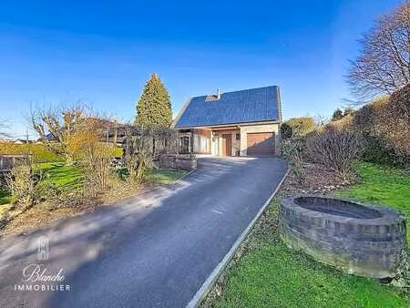 maison lumineuse 3 chambres avec véranda et jardin arboré à