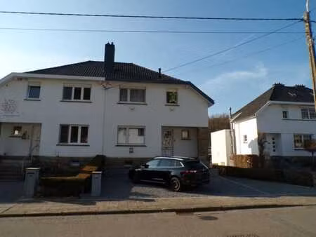 très belle maison avec grand jardin