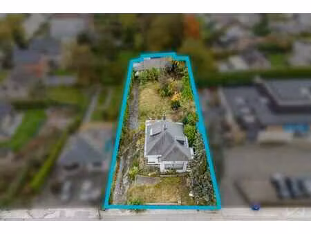 maison avec permis pour commerce et 3 logements sur 1.265m²