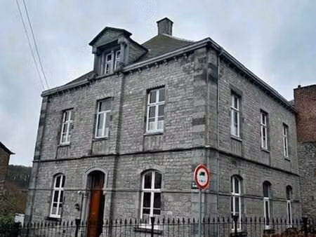 presbytère à yves-gomezée