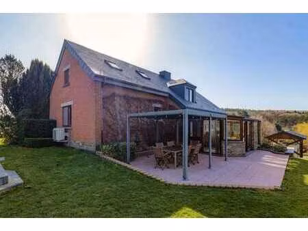 charmante maison au coeur de lustin