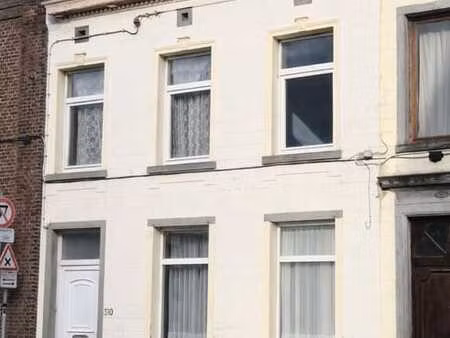 agréable maison de ville à rénover