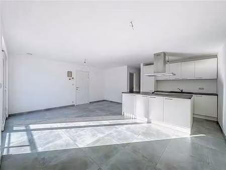 superbe appartement avec parking et balcon