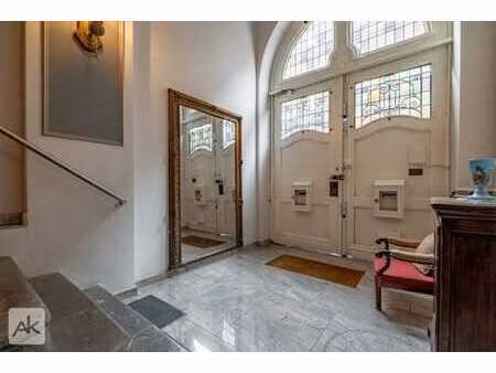 maison de ville et espace professionnel situé à liège