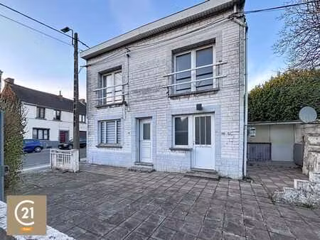 ? maison 4 façades divisée en 2 logements