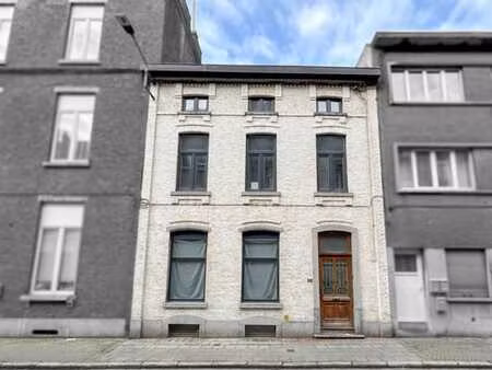 spacieuse maison 7ch  2 garages et jardin