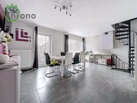 superbe maison rénovée - 3 chambres - garage et jardin