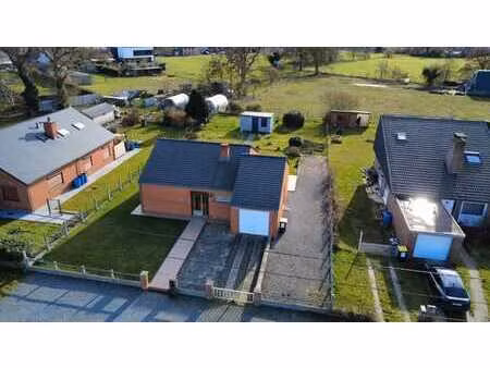 villa 4 façades à rénover sur 20 ares de terrain