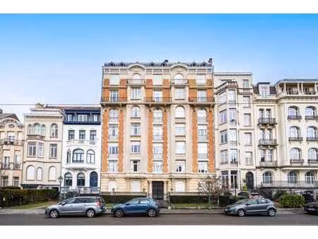 penthouse incroyable vue sur le cinquantenaire !