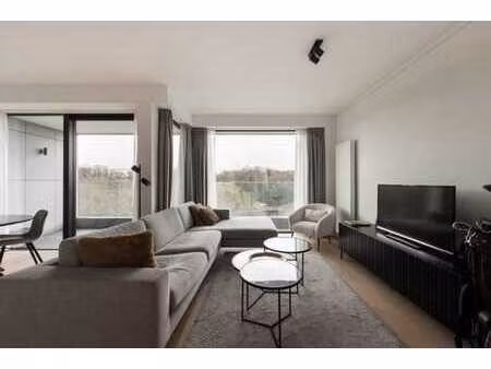 luxueux studio avec coin chambre  face au parc de la woluwe