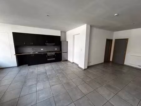 appartement 1 chambre rénové + parking – faibles charges