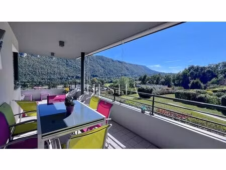 t3/4 avec terrasse et superbe vue panoramique