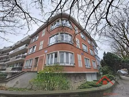 appartement 2 ch rénové - jette face au bois de dieleghem