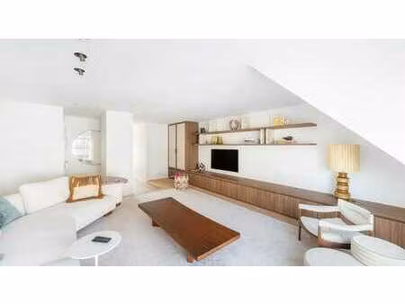 magnifique appartement duplex rénové avec 3 chambres à vend