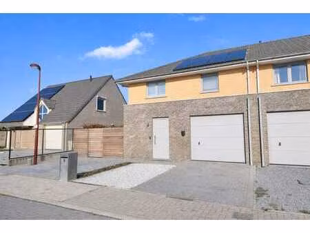 maison économe (label a) semi‑ouverte avec 3 chambres