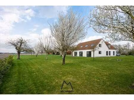 ruime villa (5 slaapkamers) op fantastische en enorm rust...