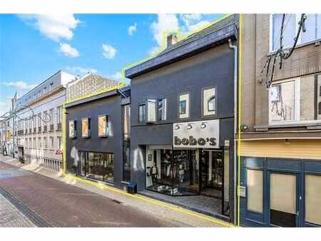 prachtig winkelpand met duplex op groot perceel