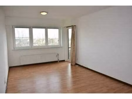 appartement familial d'une chambre avec possibilité de park