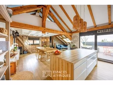 appartement aux allures de loft sous les toits d'un ancien atelier