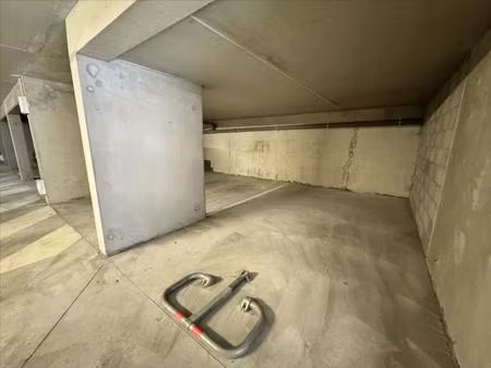 a vendre place de parking en sous-sol