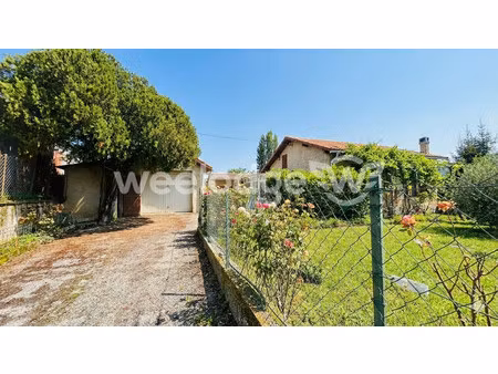 maison individuelle de plain pied avec garage  caves et jardin