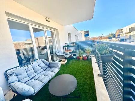 appartement t2 avec terrasse et parking à narbonne