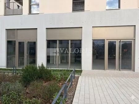 location commerce 120 m² à dardilly (69570)
