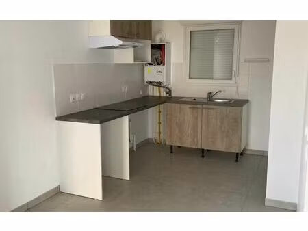 location maison  m² t-5 à saint-jory  874 €