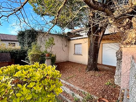 maison de village  6 chambres   jardin