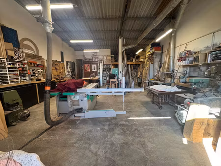 entrepôt / atelier / bureau 88 m2 avec mezzanine