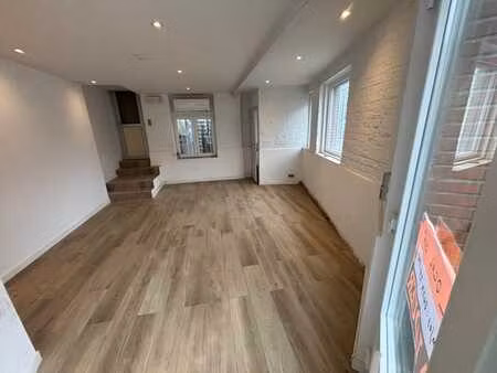 local commercial / bureau / atelier