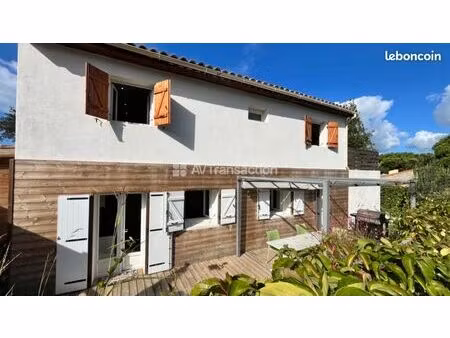 villa 4 pièces 100 m²