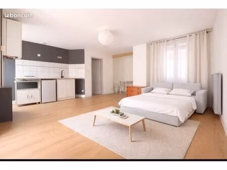 studio lumineux 25 m² – centre belfort – 330 cc