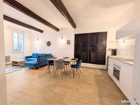 t2 meublé en rue piétonne