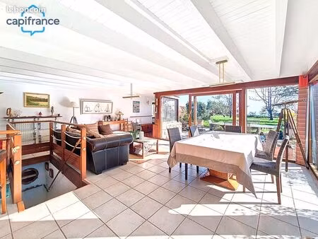 maison 10 pièces 233 m²