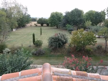 maison (160 m²) et son petit studio (23 m²)