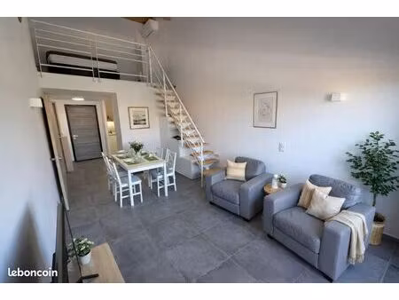 t2 duplex atypique de 61 m² avec mezzanine et double salle d'eau — meublé haut de gamme