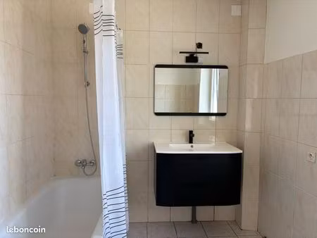 appartement 2 pièces de 63 m² avec parking  cave et jardin commun