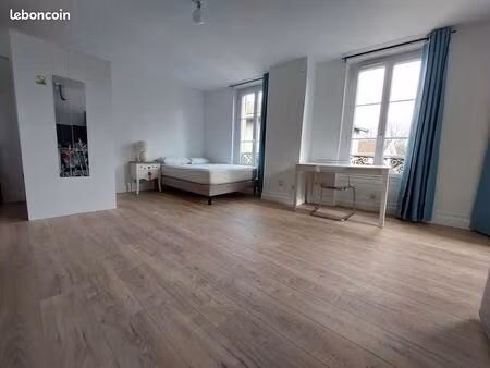 grand studio meublé a louer - le vésinet